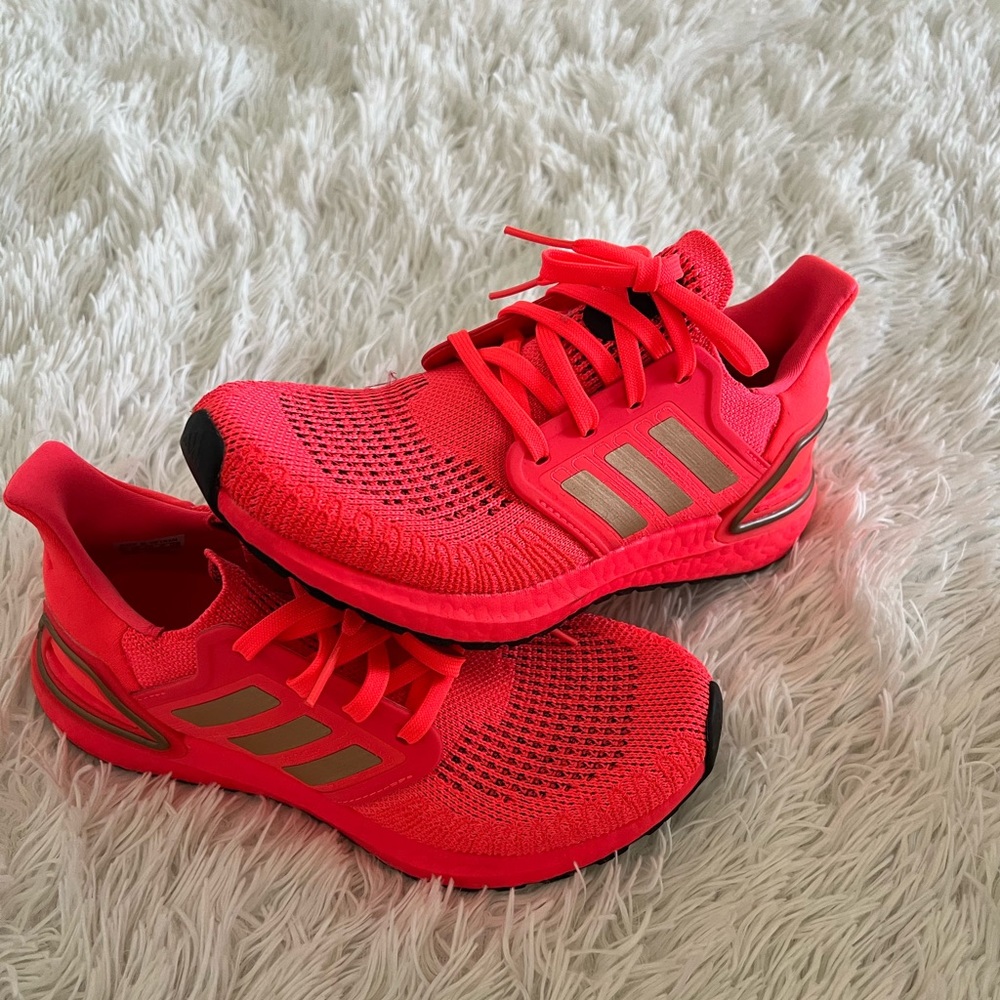 Adidas UltraBoost 20- pink/red